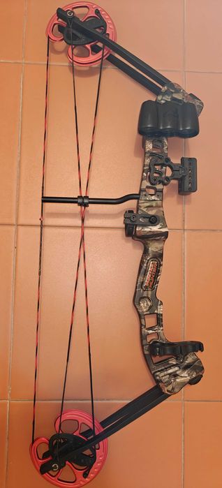 Arco Barnett Compound bow 45 a 60 lbs + Saco + Aljava + 10 flechas