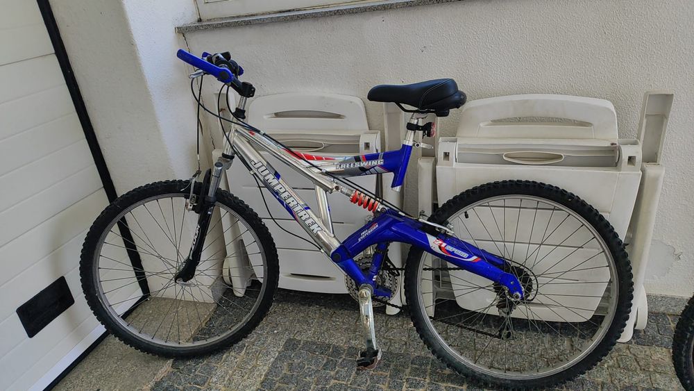 3 Bicicletas, uma holandesa, uma BTT e uma de criança de menina