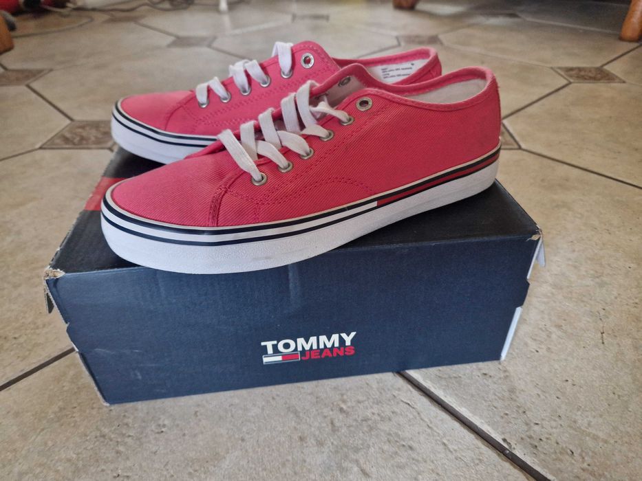 Oryginalne trampki Tommy Hilfiger rozmiar 38 nowe SUPER CENA!!