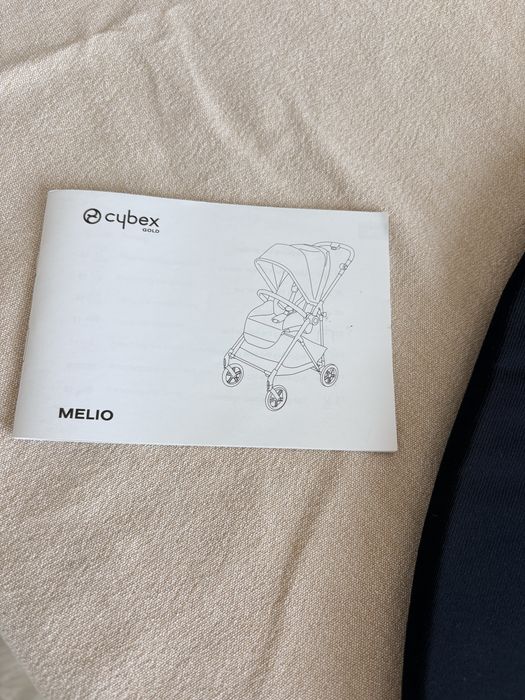 Cybex Melio Deep Black – Carrinho ultraleve 5,9 kg (reversível)