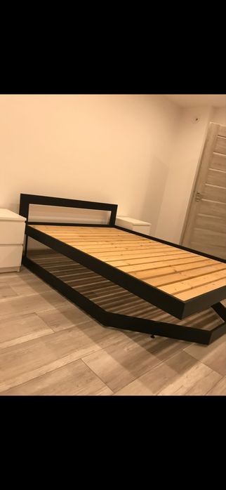 Łózko metalowe wraz z materacem