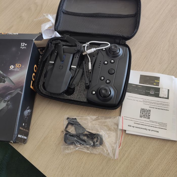 Drone with Camera455579791891507201