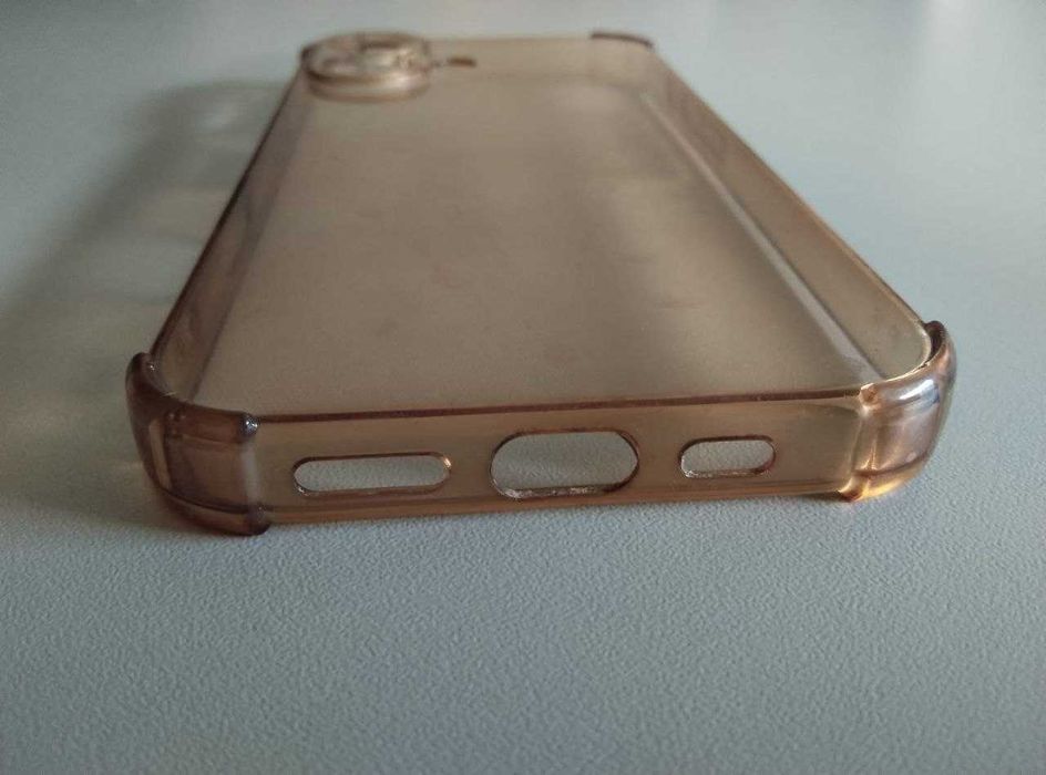 Чохол для iPhone 16 силіконовий протиударний із захистом камери чехол