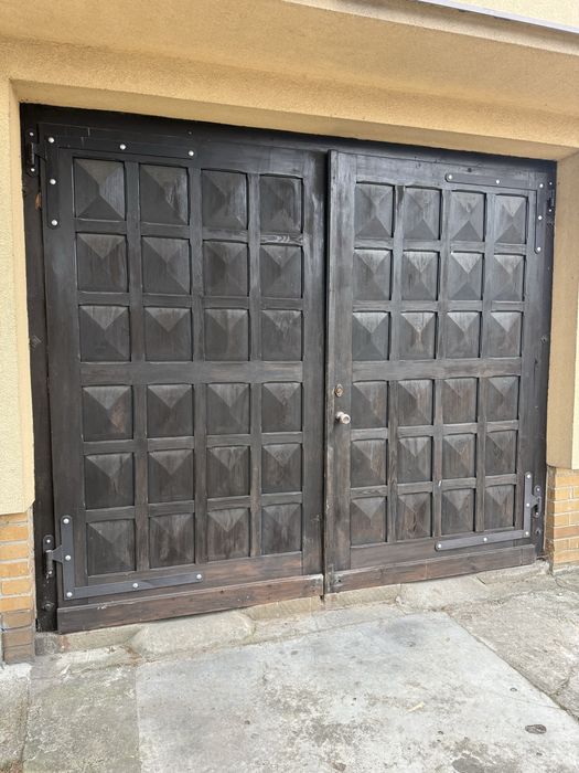 Brama garażowa drewniana