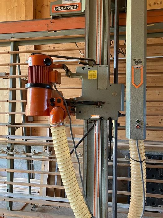 Piła pionowa panelowa