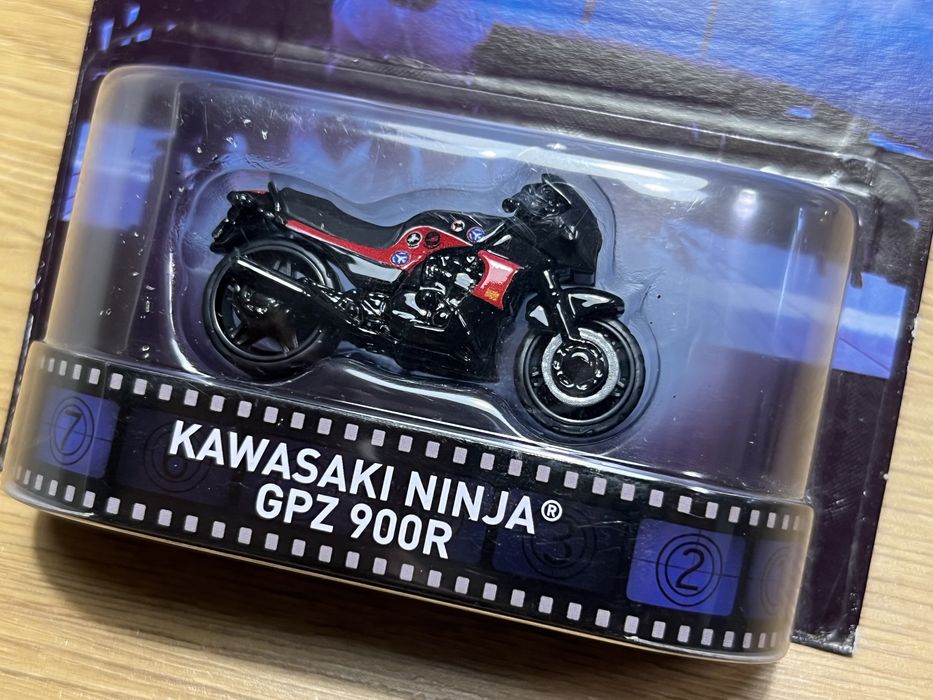 Hot Wheels TOP GUN Kawasaki Ninja GPZ 900R Retro Entertainment