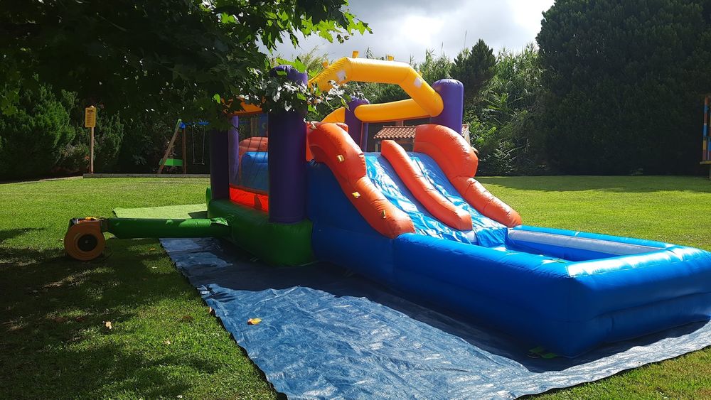 Aluguer insuflável para festas