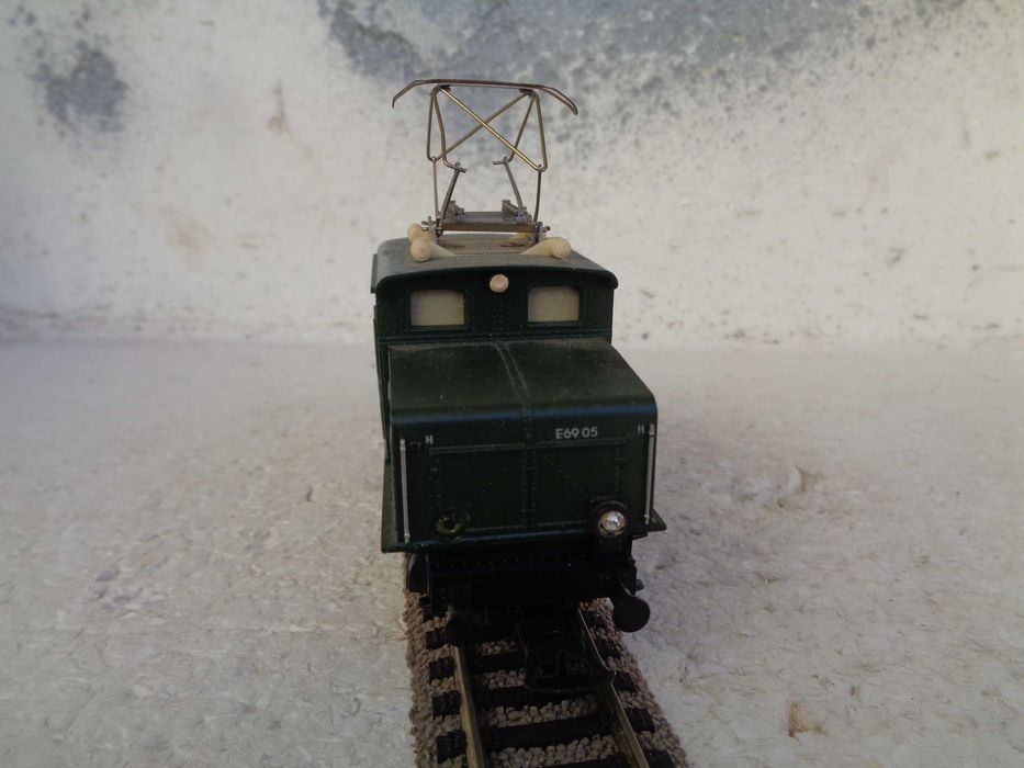 1:87 PIKO Locomotiva eletrica E69 da DR comboio