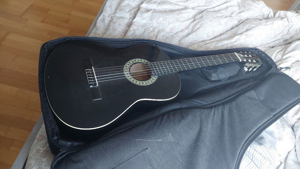 Guitarra stagg c542 Clássica + Saco Cibeles + Manual