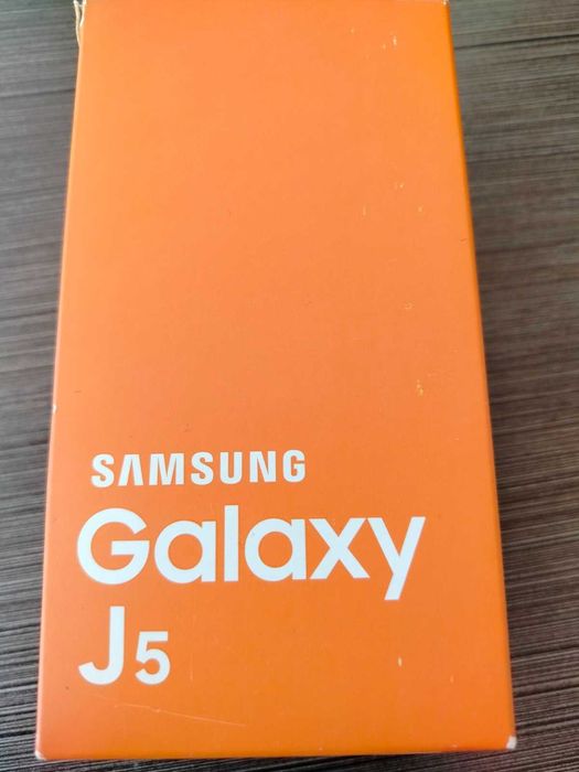 Мобільний телефон Samsung Galaxy J5 2016 року,8GB