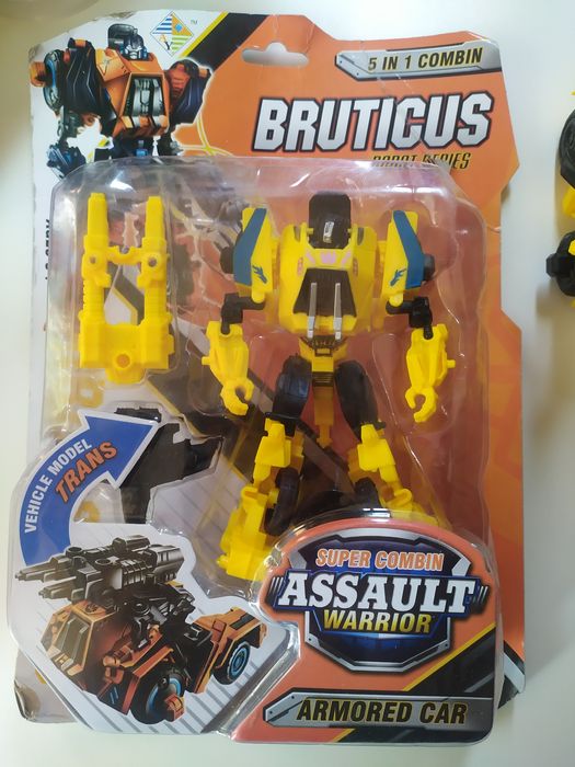 Робот Bruticus тобот