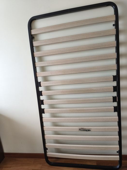 Estrado  de cama.  1.80 x 0.93. Pikoli