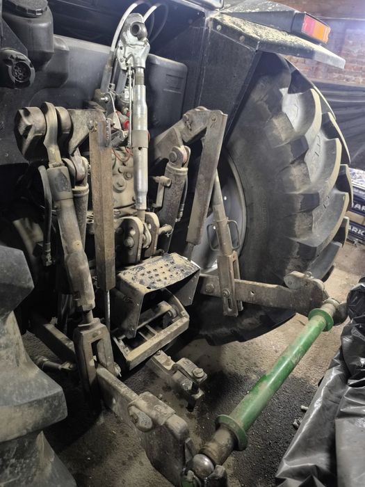 Трактор Massey Ferguson 3085
