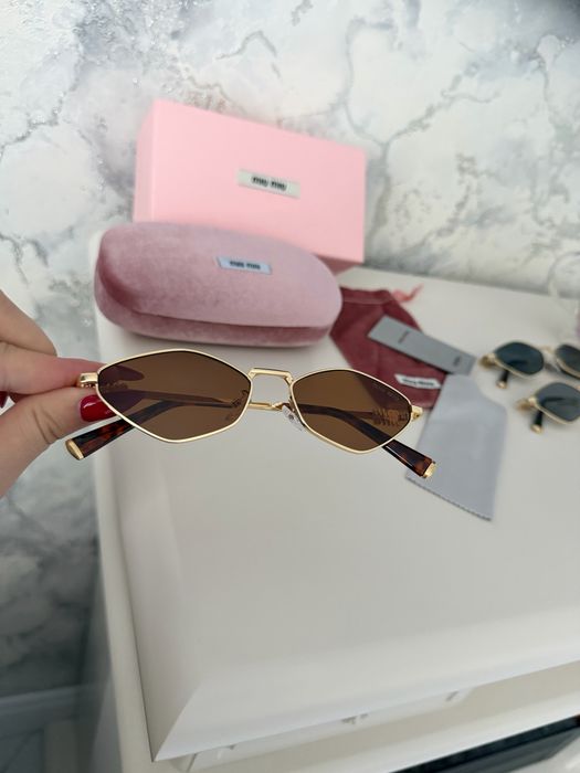 Солнцезащитные очки ромб miu miu полный комплект