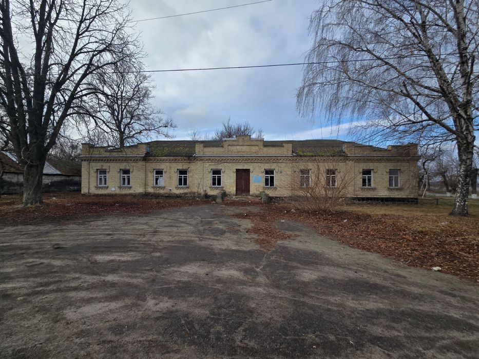Продаж комерційного приміщення, площа 696 кв. м