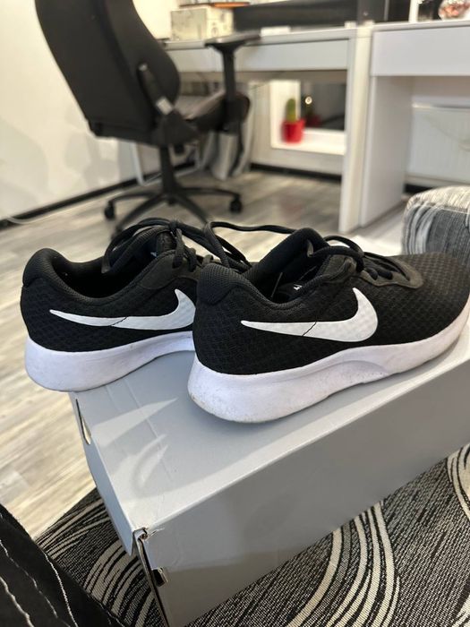 Кроссовки Nike