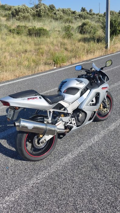 Honda cbr 929  aceito troca por outras motas