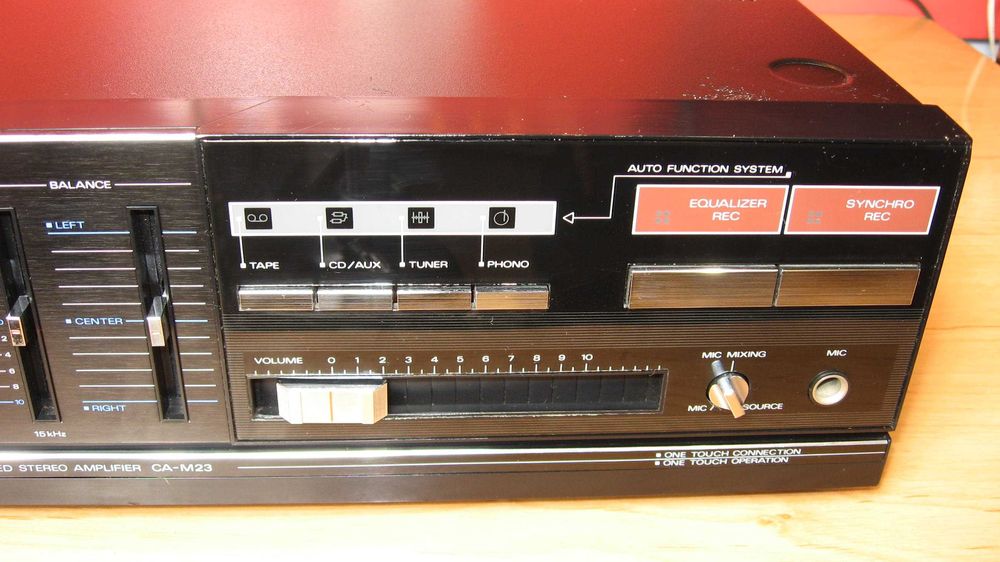 FISHER CA-M23 (SANYO) Wzmacniacz z korektorem graficznym i mocą 2x35 W