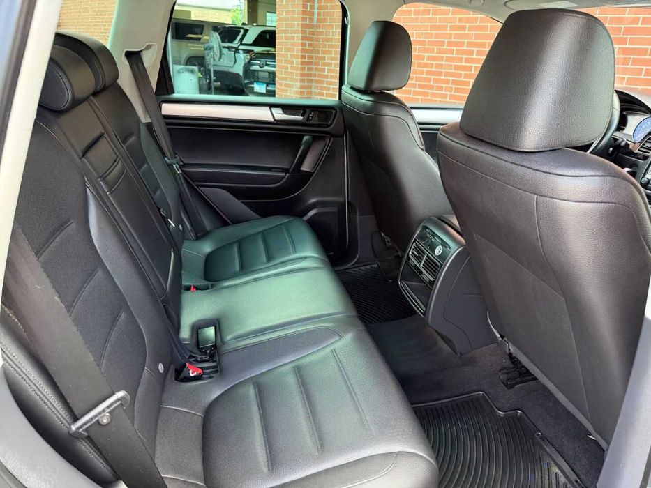 Volkswagen Touareg      2013