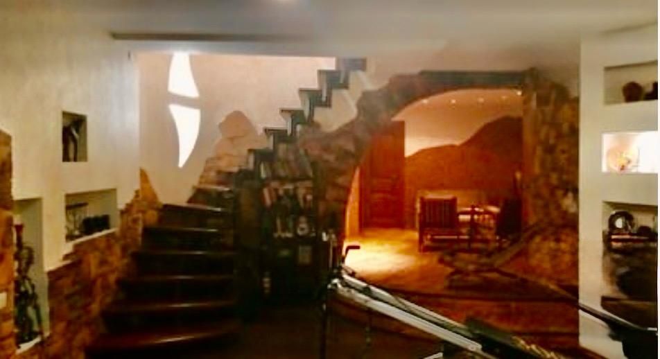 Продаю дом с бассеином в Центре