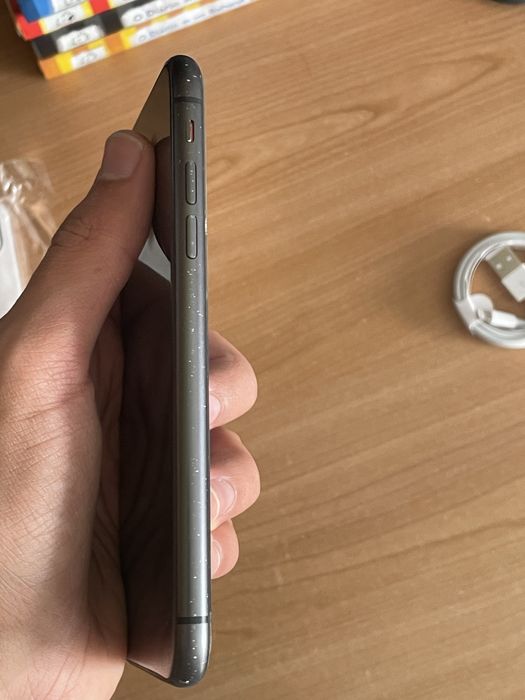 iPhone 11 128GB Preto com Capa e Carregador - Ecra Partido