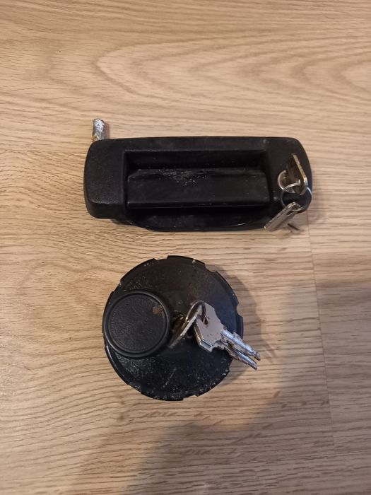 Klamka korek wlewu 126p maluch stare kolekcja