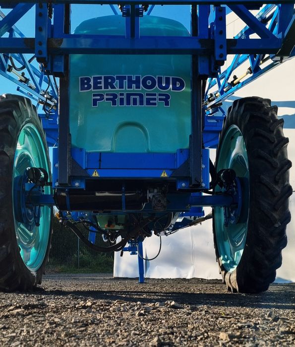 Opryskiwacz Berthoud Primer plus 15m/12m 2000l Filmy z pracy 2011r