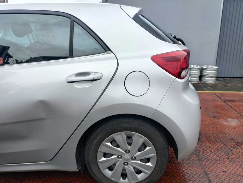 Oś tył tylna belka Kia Rio iv 17- bębny