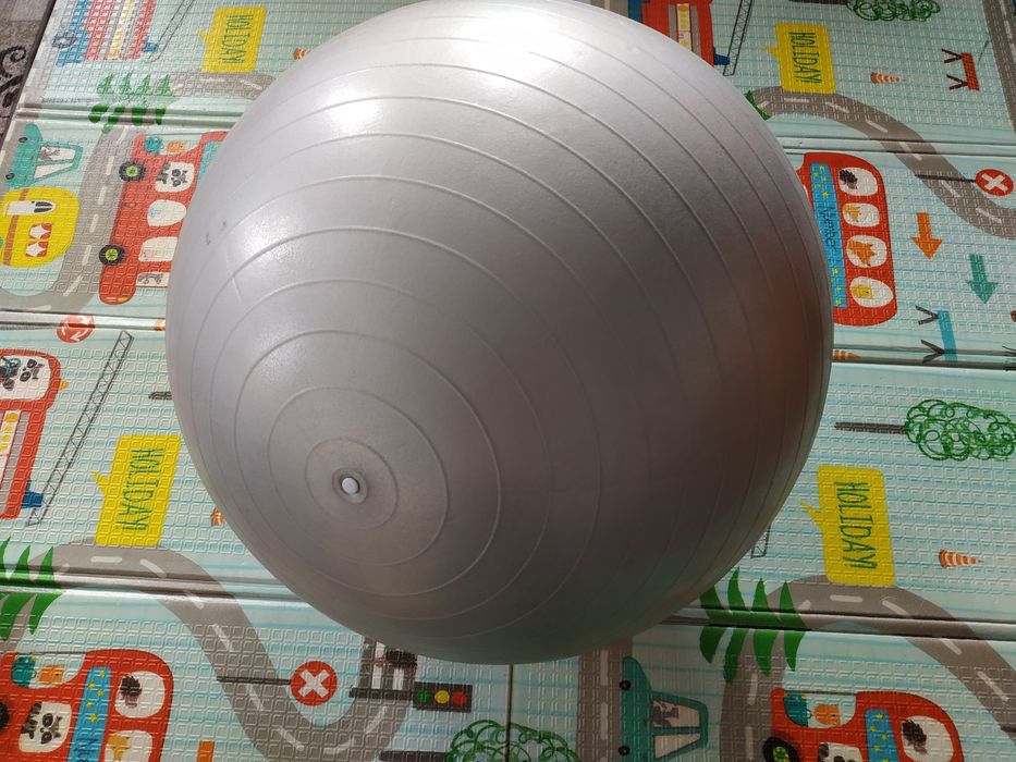 Фітнес м'яч фітбол