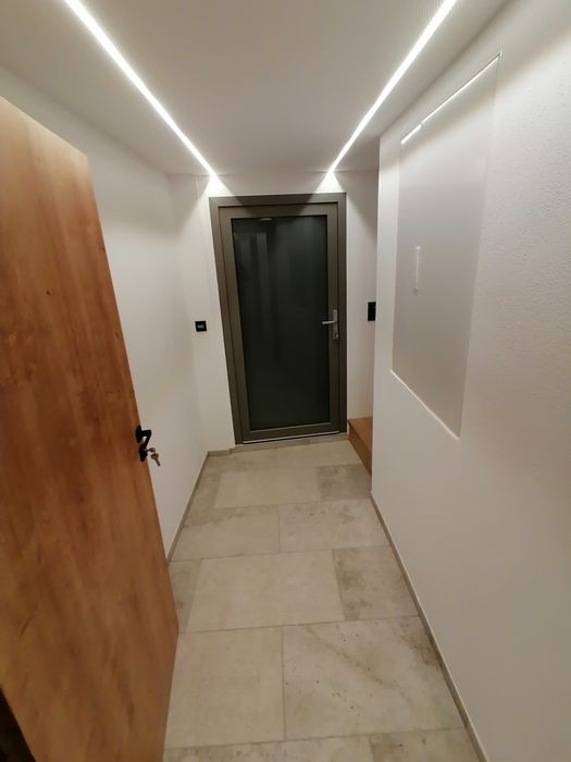 Wykonczenia wnętrz, remonty.