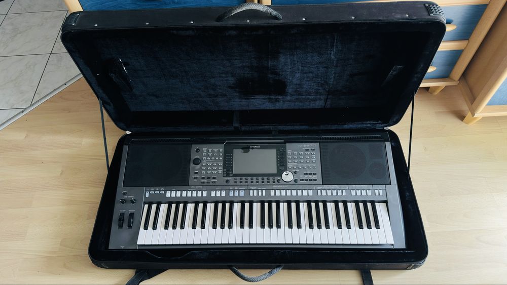 Keyboard yamaha psr-s970
