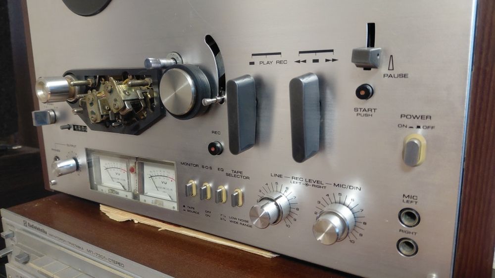 Магнитофон катушечный бобинный Akai 4000D Акай 4000Д