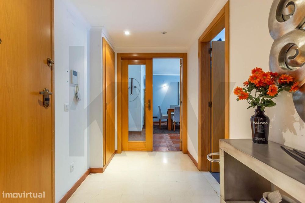 Arrendamento | Aluguer Apartamento T2 com 90m2 + terraço 70m2 + garage