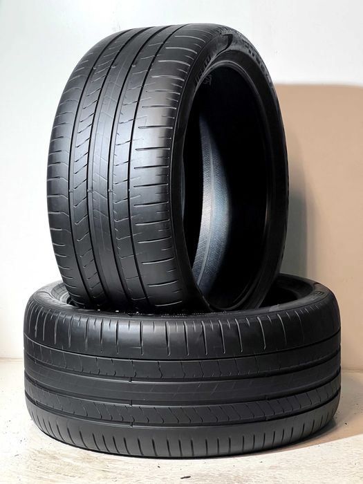 Pneus Pirelli Pzero PZ4 - 275/35/20 - Excelentes
