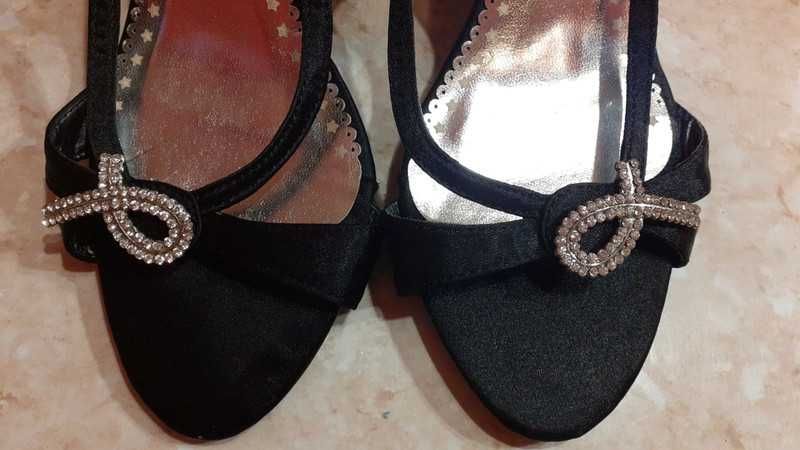 Sandałki satynowe Vesuvio R 36