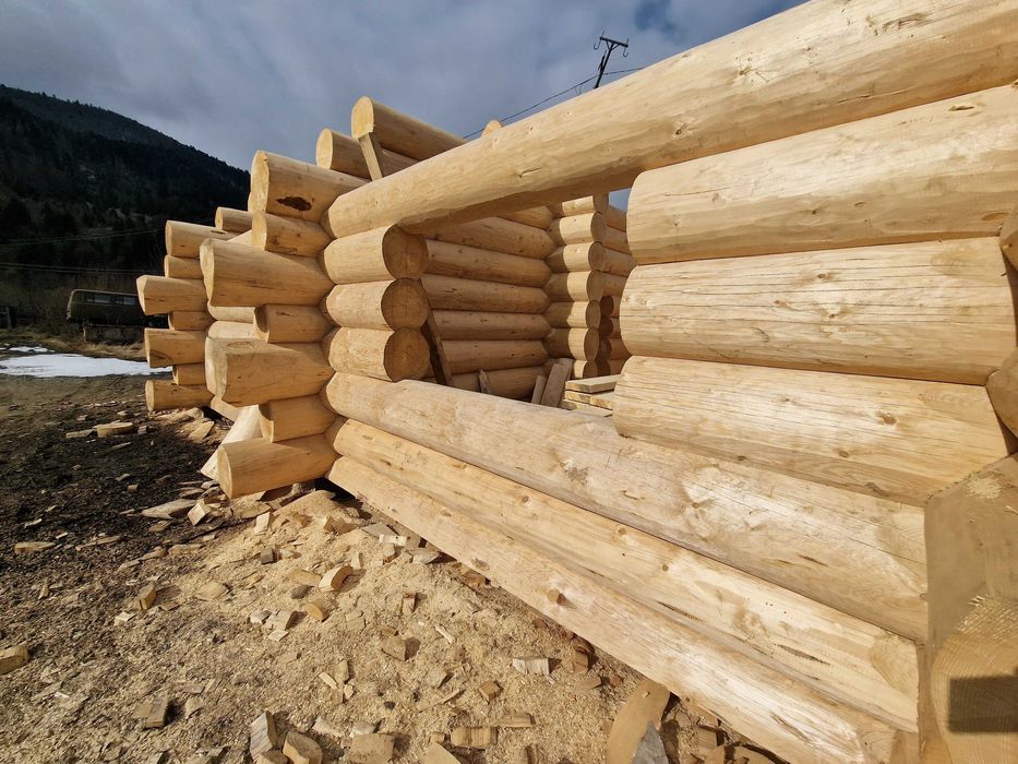 Dom Drewniany z bala naturalnego, Belki drewniane