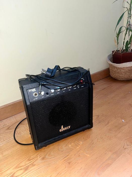 Gitara basowa Echo plus wzmacniacz