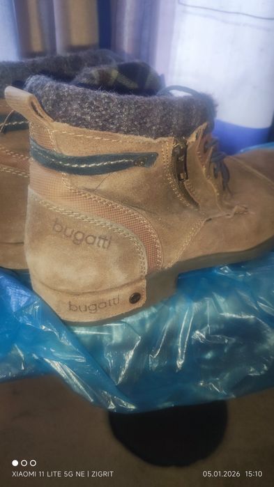 Ботінки "Bugatti" 46 розмір