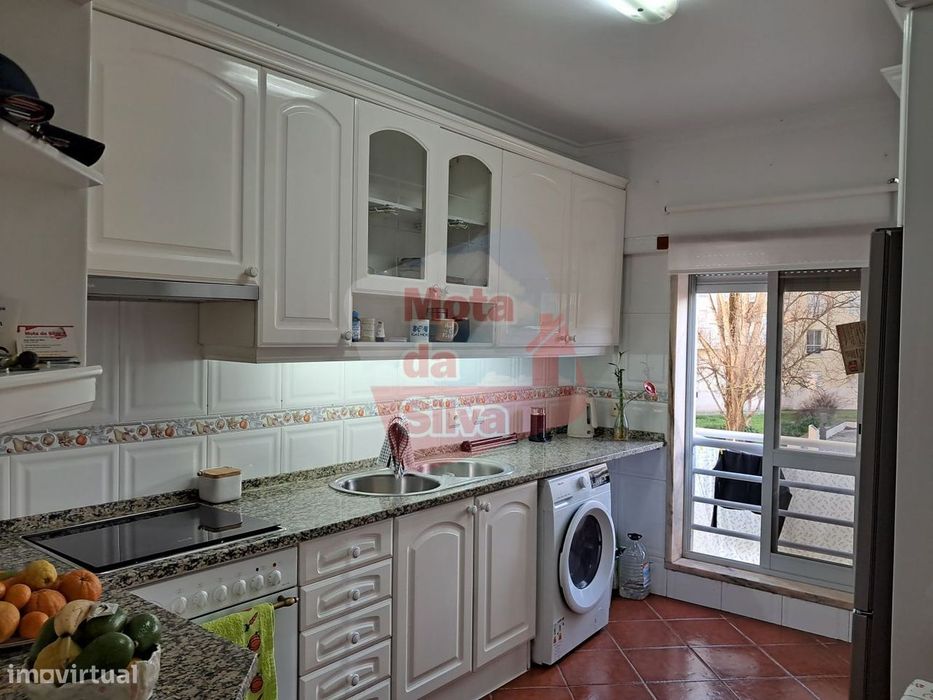 Excelente apartamento T2, Vale Flores, Feijó