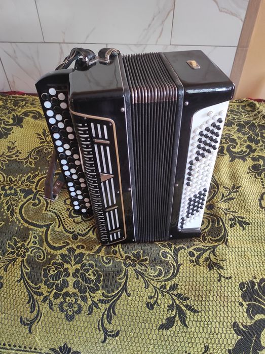 Продам баяни в гарному стані