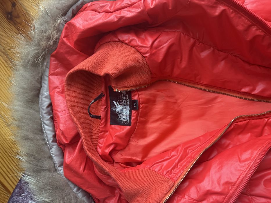 Червона куртка дитяча  з натуральним хутром