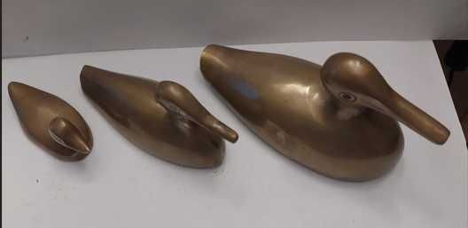 3 patos em latão