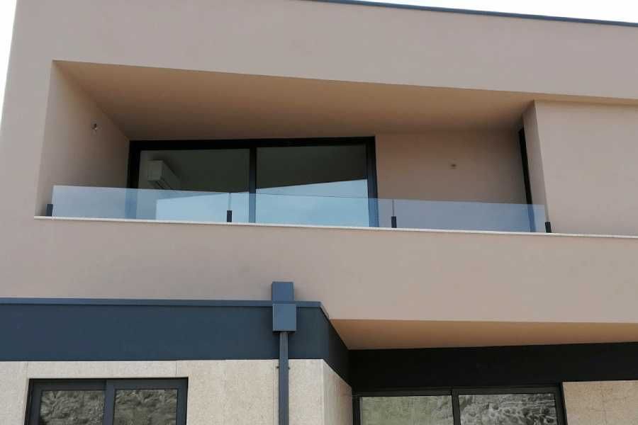 Varanda em vidro guarda corpos e vedações ( todo País )