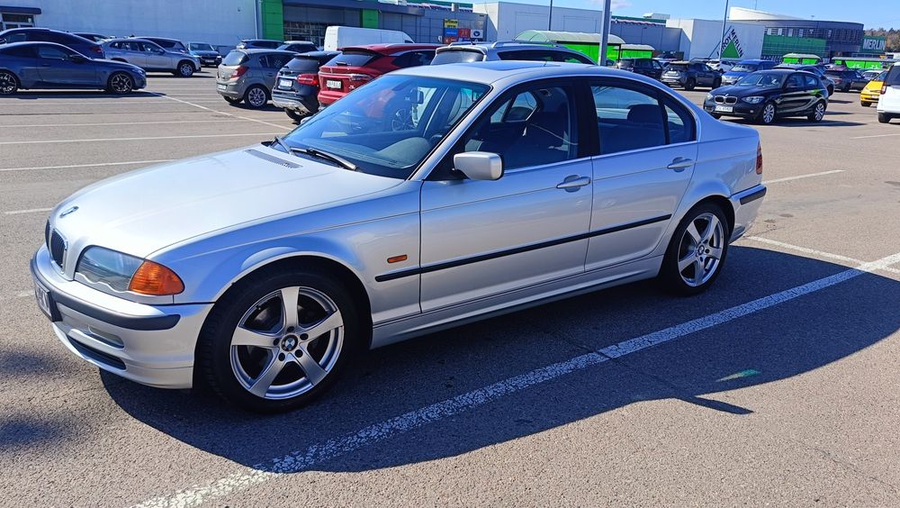 BMW E46 320i  rok 1998