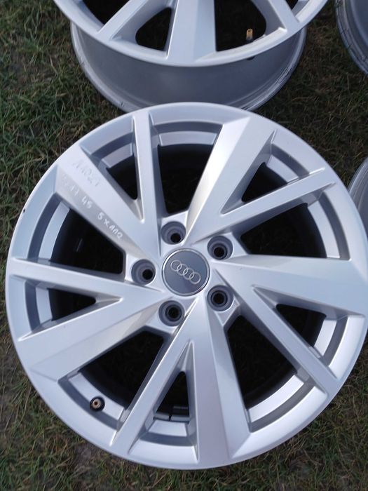 A1027. AUDI 7 x 17 ET 45 rozstaw 5x112