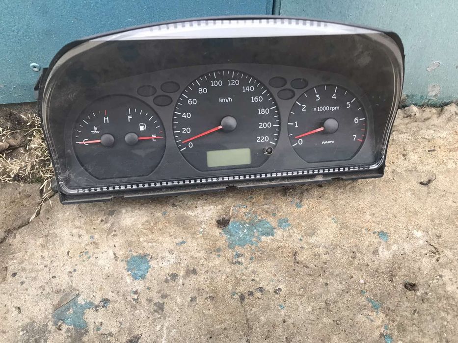 Продам панель приладів Чери амулет