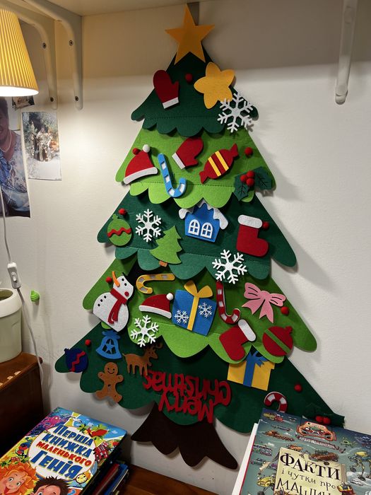 Árvore de Natal de parede em feltro – ideal para crianças