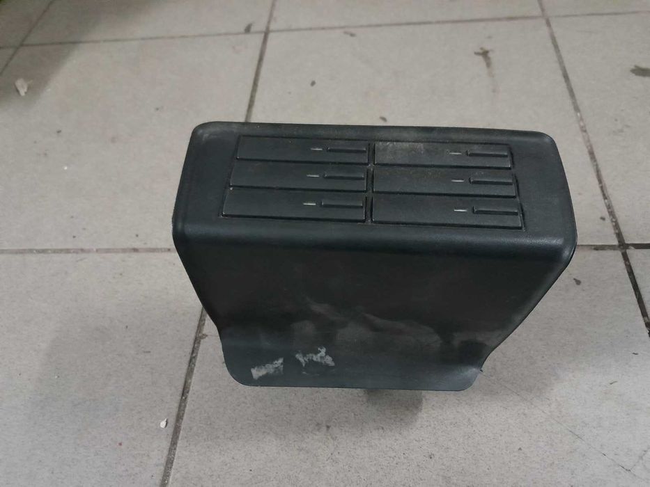 Uchwyt schowek na kasety 1H1864117 Vw Golf III mk3 Vento