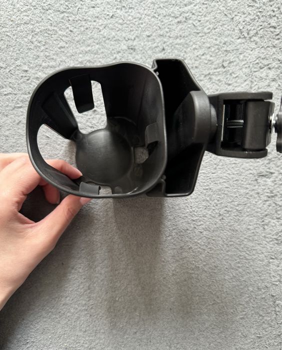 Новий універсальний підстаканник