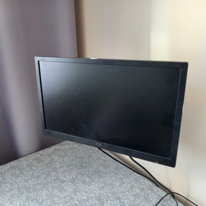 Monitor Aoc 22 cale z dwoma uchwytami